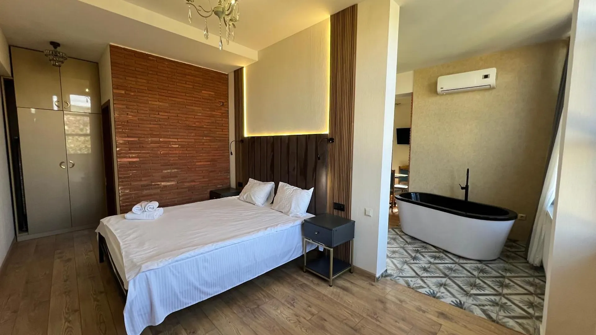 Hotel Wine Hills Tbilisi 0*,